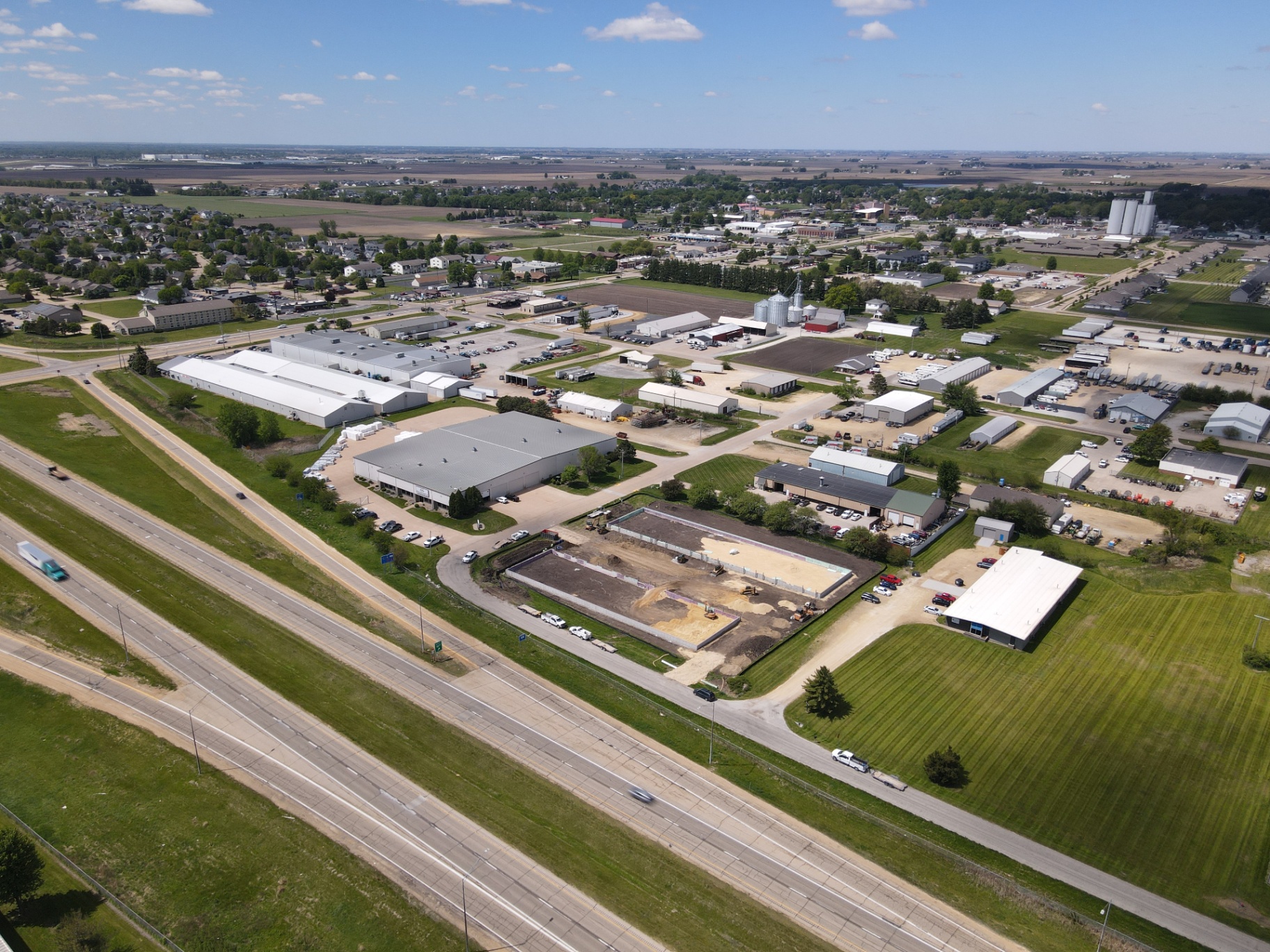 Premium operational flex suite exterior in Eldridge, IA